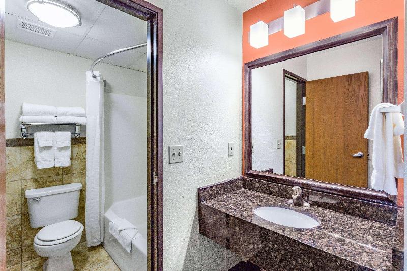 AmericInn by Wyndham Virginia image