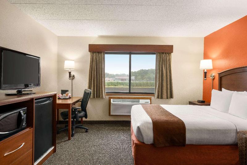 AmericInn by Wyndham Virginia image