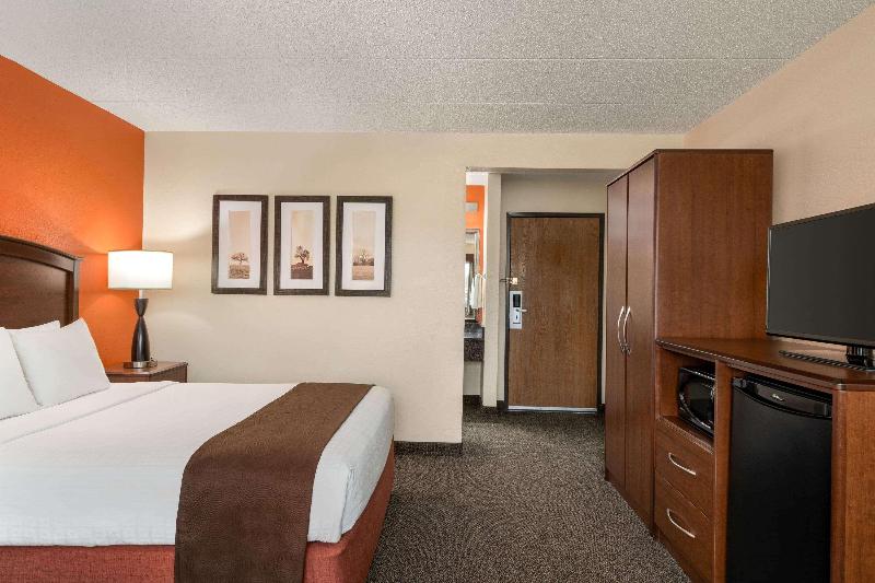 AmericInn by Wyndham Virginia image
