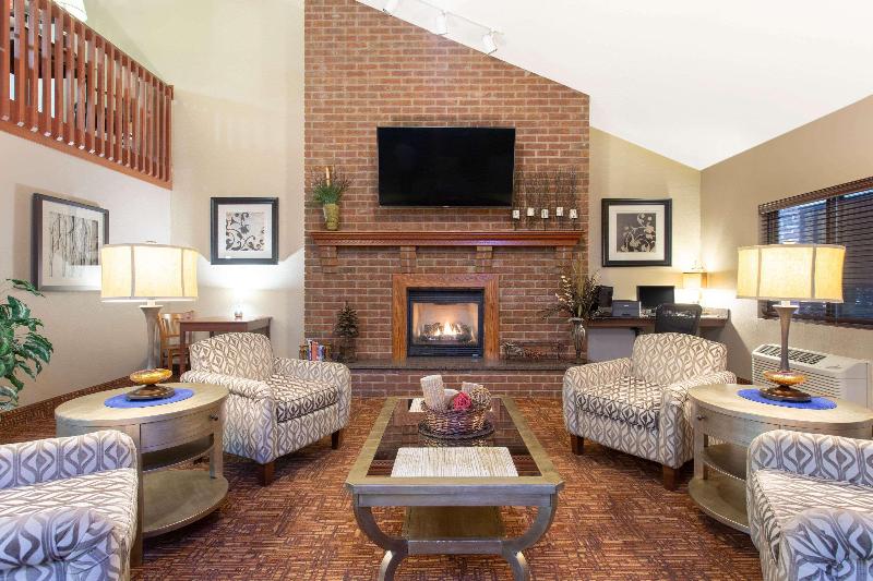 Americinn By Wyndham New London image
