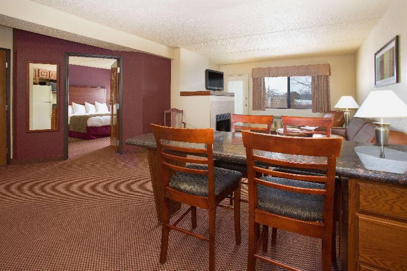 Americinn By Wyndham New London image