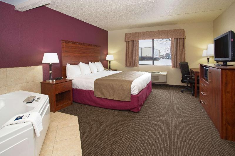 Americinn By Wyndham New London image