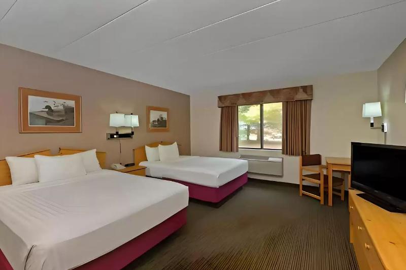 Quality Inn Ladysmith WI image
