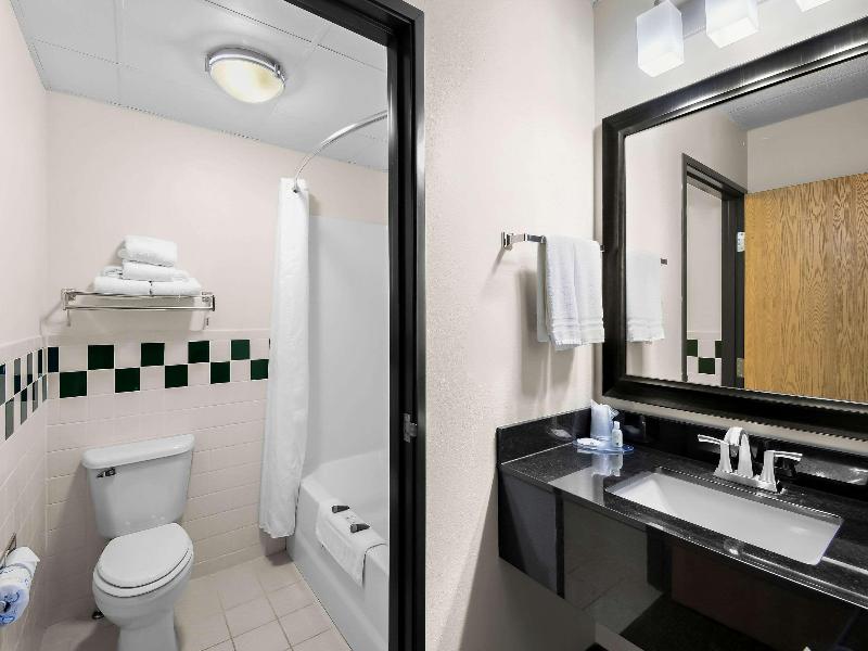 Quality Inn Ladysmith WI image