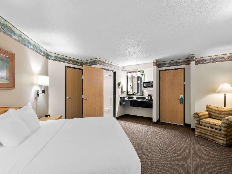 Quality Inn Ladysmith WI image