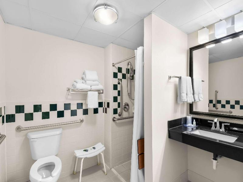 Quality Inn Ladysmith WI image