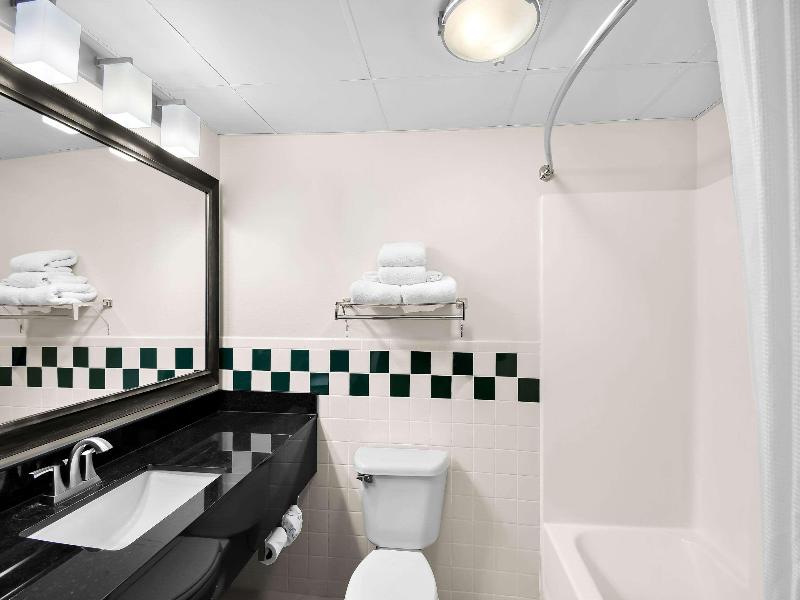 Quality Inn Ladysmith WI image