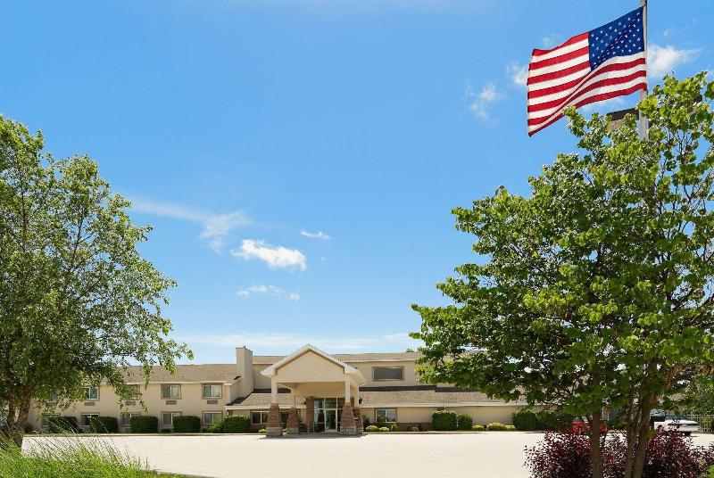 AmericInn by Wyndham Republic image