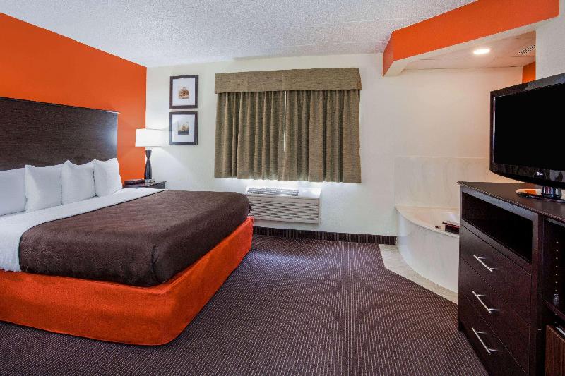 AmericInn by Wyndham Mora image