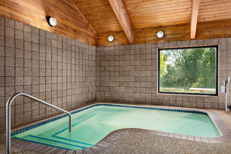 AmericInn by Wyndham Baudette image