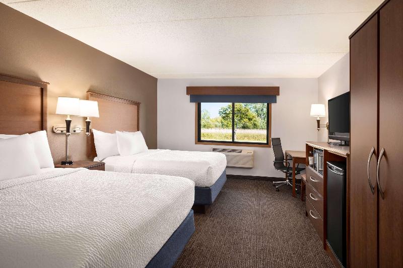 AmericInn by Wyndham Baudette image 9