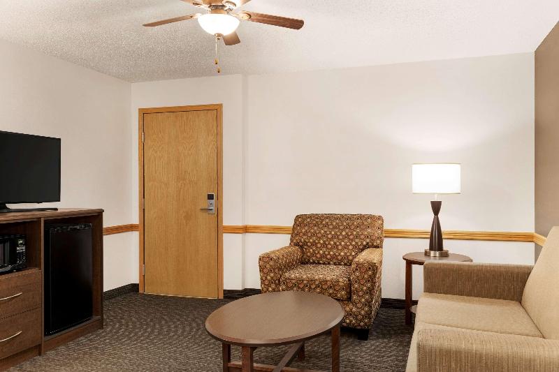 AmericInn by Wyndham Baudette image 6