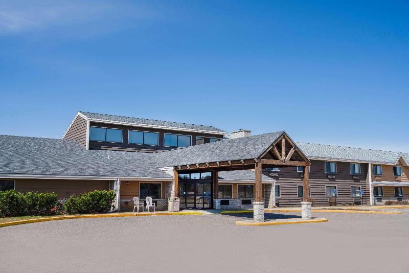 AmericInn by Wyndham Park Rapids image