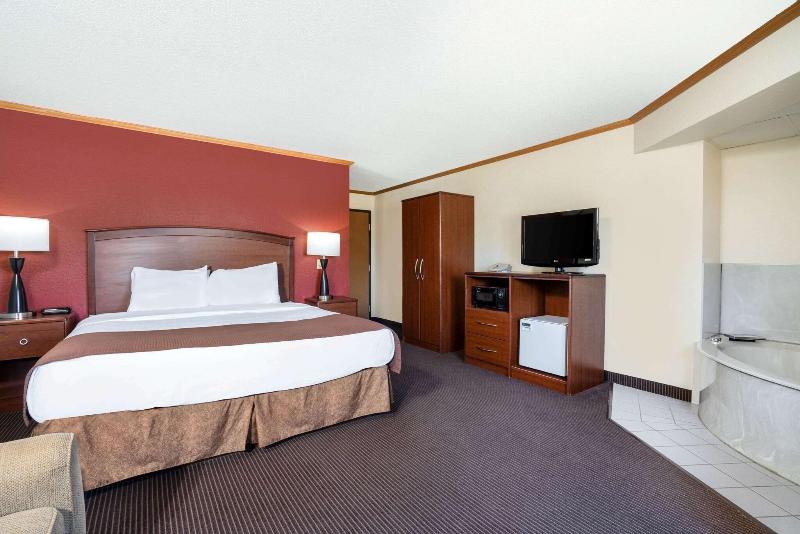 AmericInn by Wyndham Park Rapids image