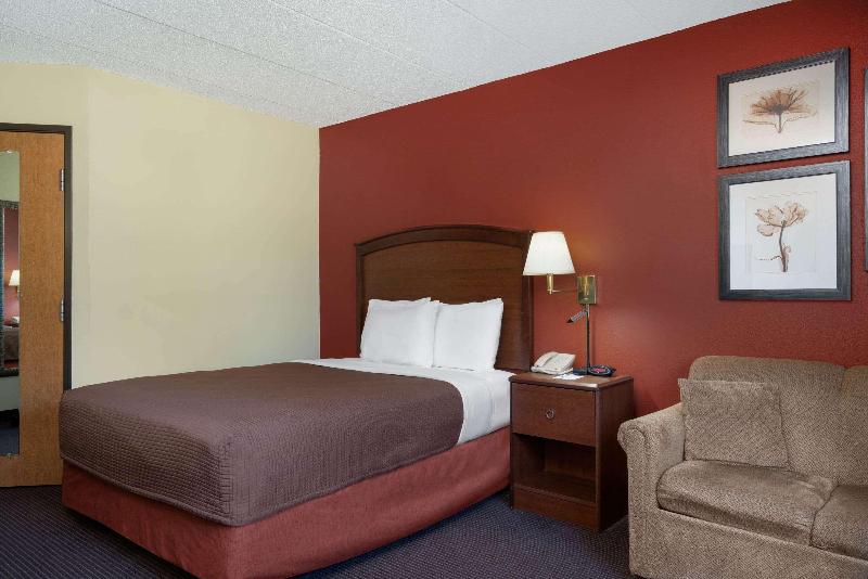 AmericInn by Wyndham Park Rapids image