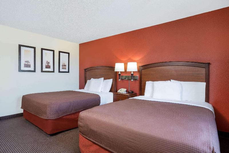 AmericInn by Wyndham Park Rapids image