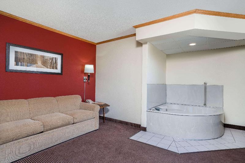 AmericInn by Wyndham Park Rapids image