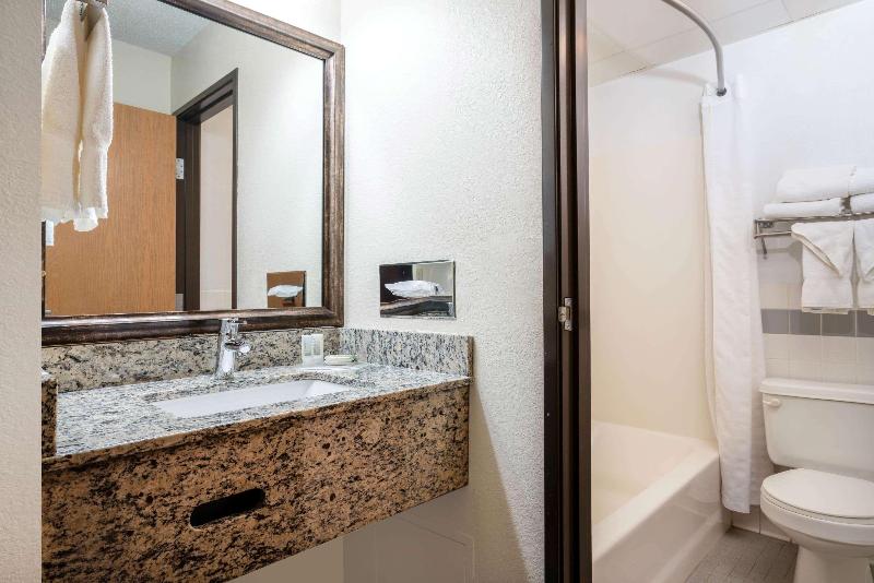 AmericInn by Wyndham Park Rapids image