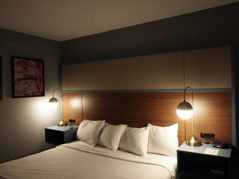 AmericInn by Wyndham Forest Lake image
