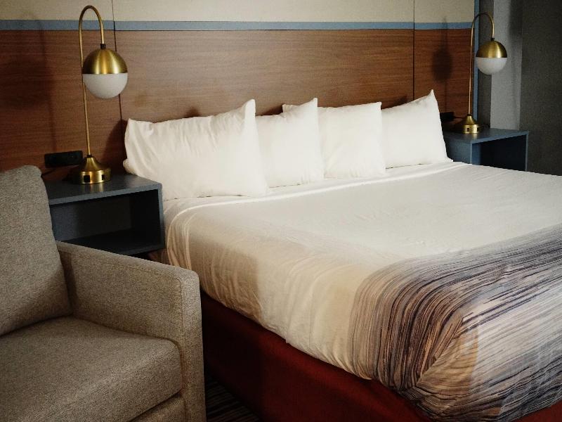 AmericInn by Wyndham Forest Lake image