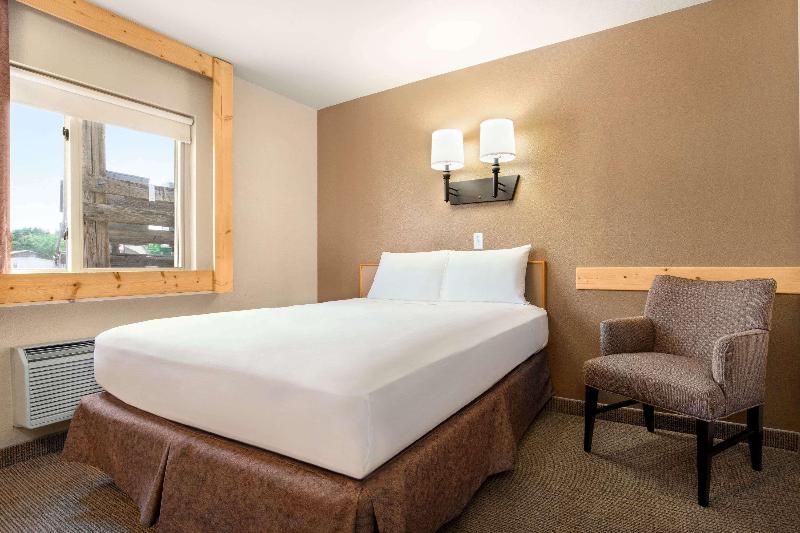 Travelodge by Wyndham Guernsey image