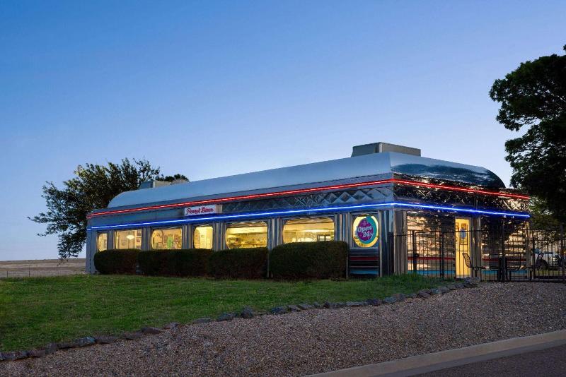 Travelodge by Wyndham Vaughn image