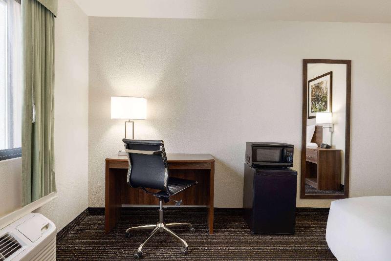 Travelodge by Wyndham Vaughn image 2
