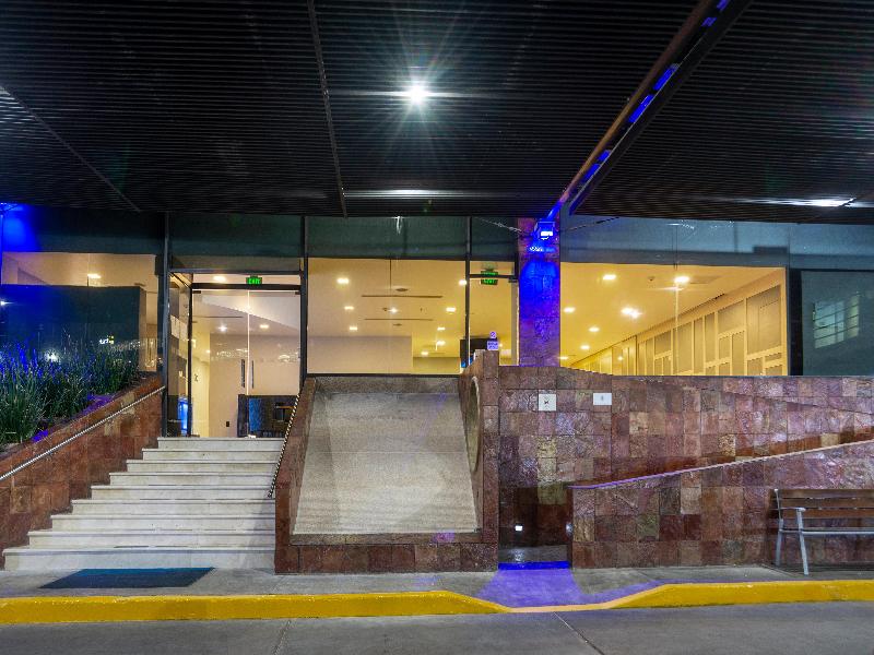Holiday Inn Mexico Santa Fe image