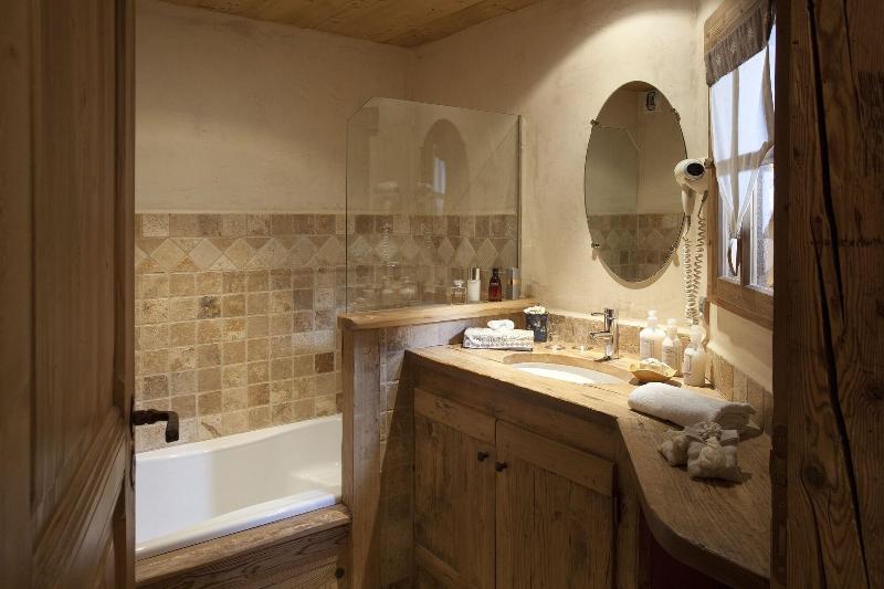 Hotel Les Fermes de Pierre & Anna image