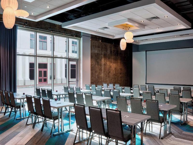 Aloft Fort Worth Downtown image