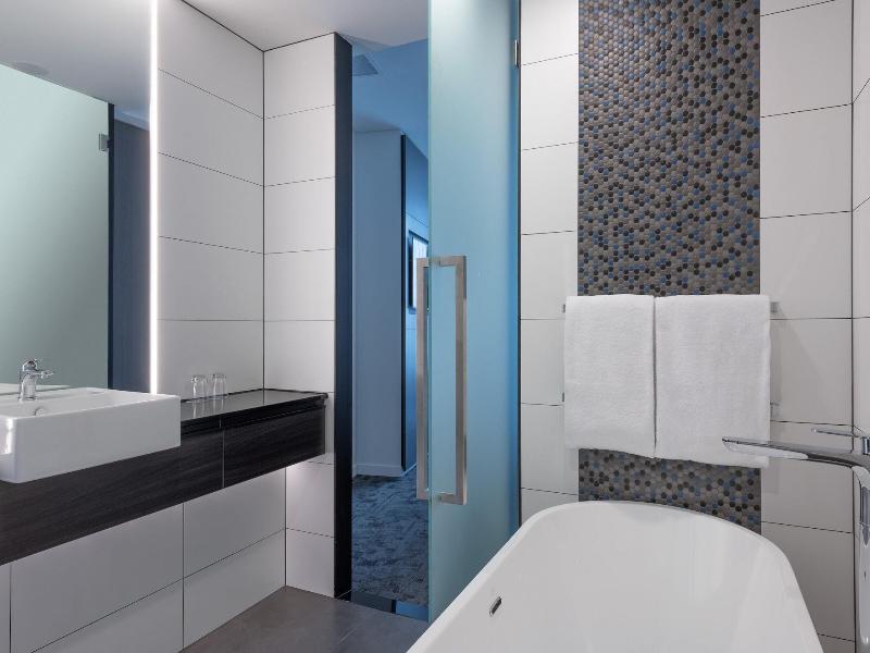 Four Points by Sheraton Auckland image