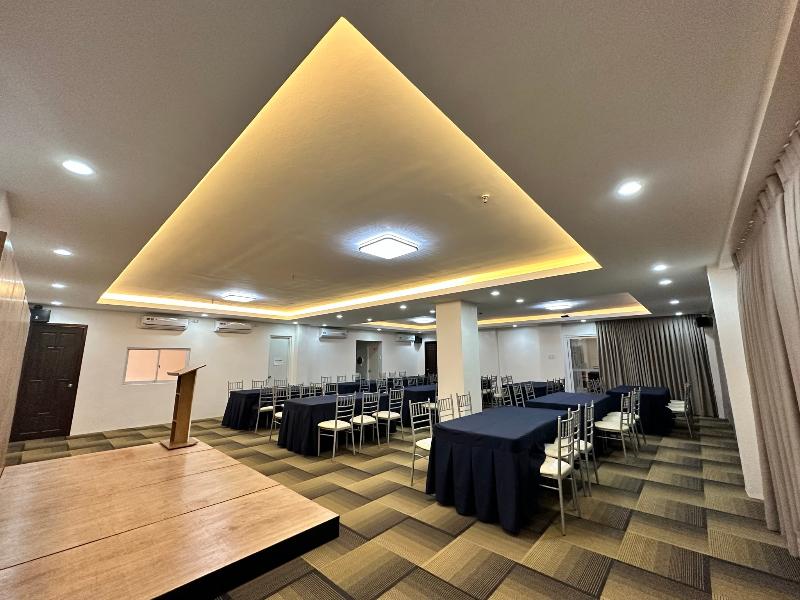 Sebastien Hotel image