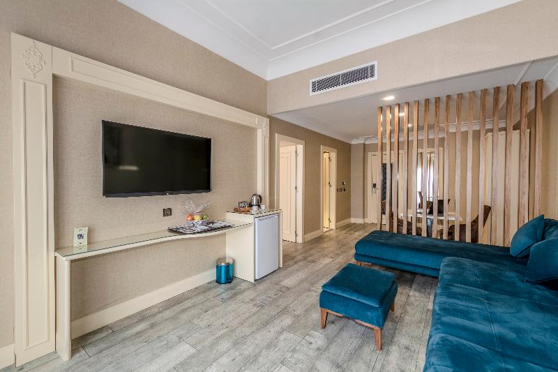 Marnas Hotel image