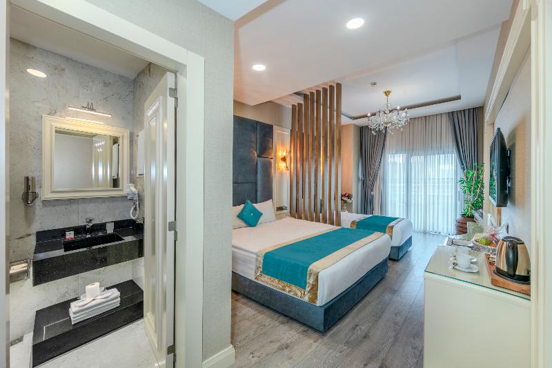 Marnas Hotel image