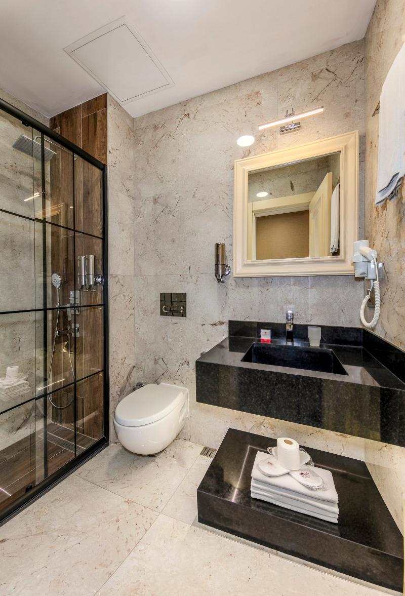 Marnas Hotel image