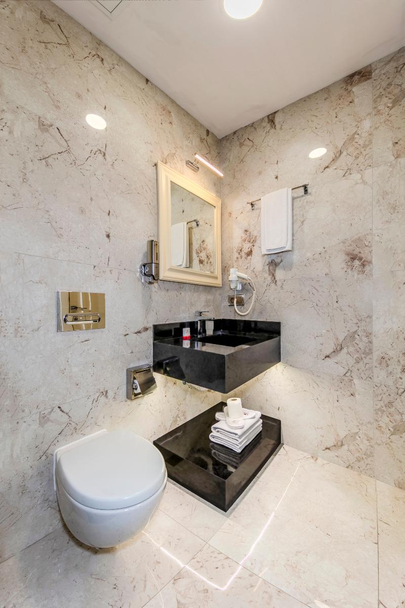 Marnas Hotel image