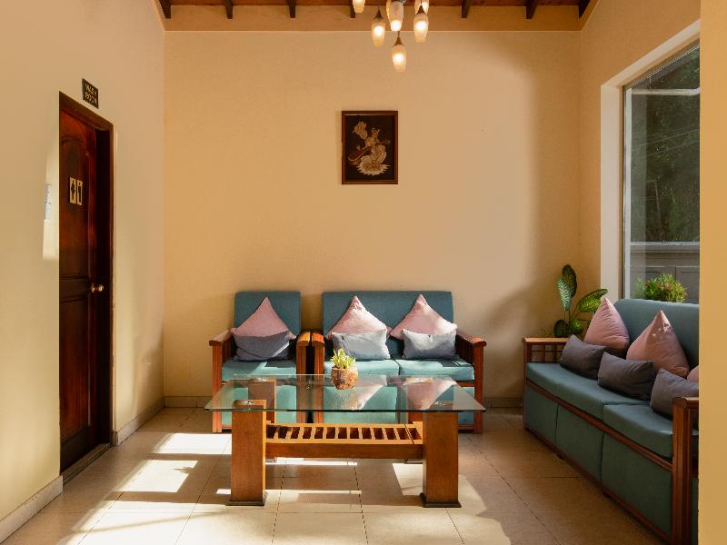 Oak Ray Serene Garden Hotel image