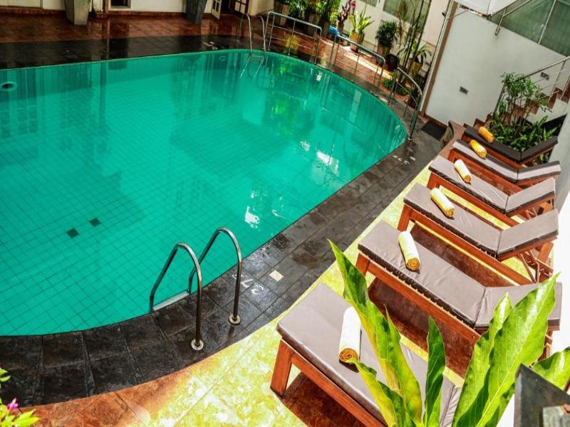 Oak Ray Serene Garden Hotel image