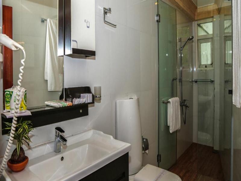 Oak Ray Serene Garden Hotel image