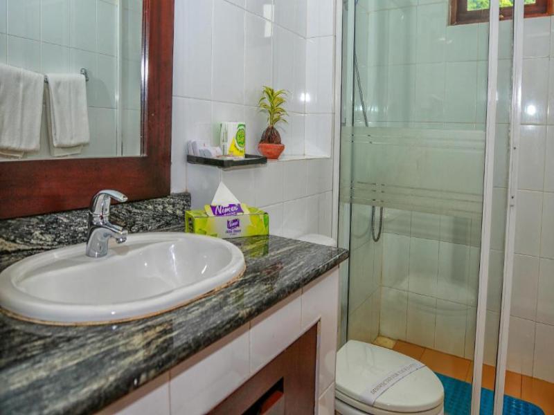 Oak Ray Serene Garden Hotel image
