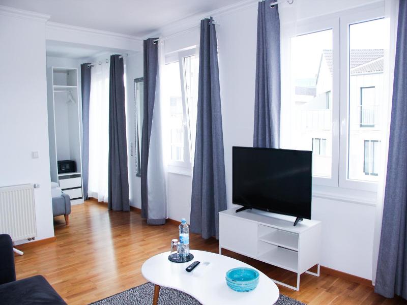 Victoria Apartments image