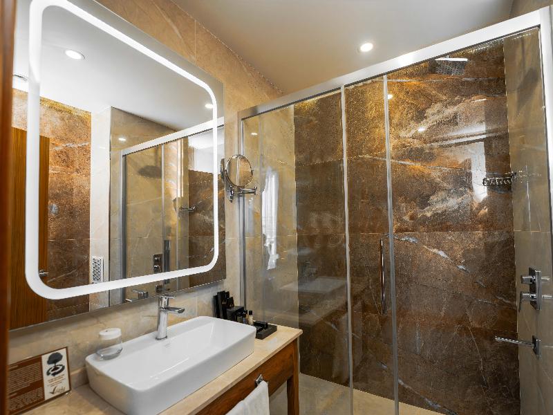 Vespia Hotel image
