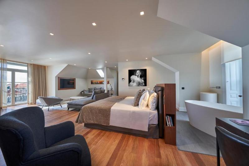 Les Suites At The Cliff Bay image