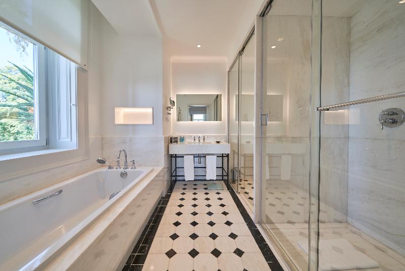Les Suites At The Cliff Bay image