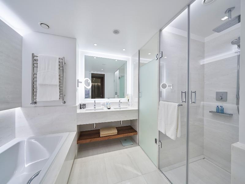 Les Suites At The Cliff Bay image