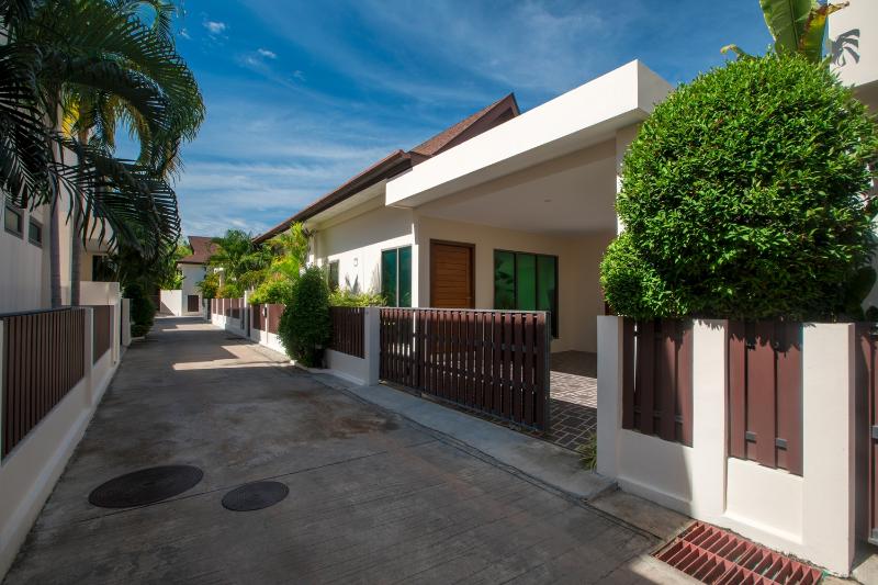 Laem Ka Residence by Tropiclook image