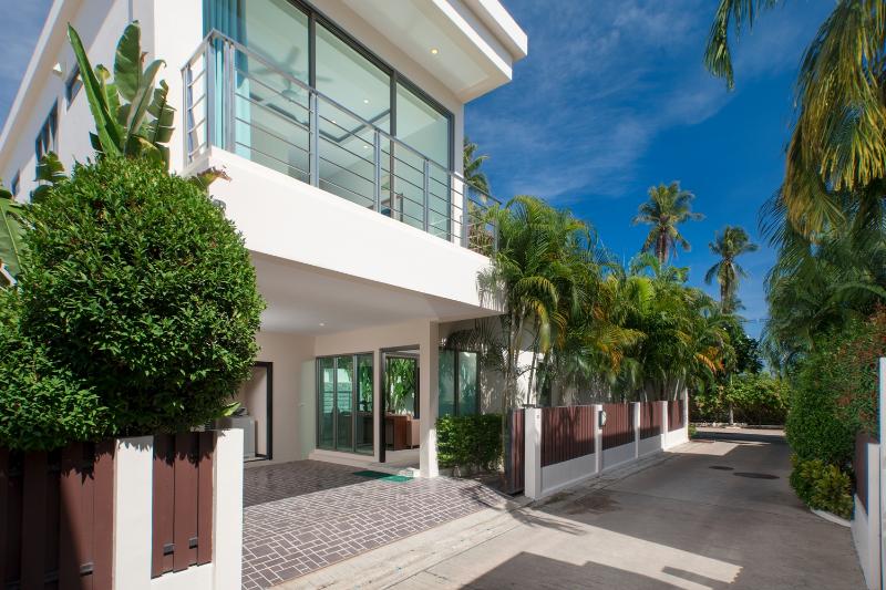 Laem Ka Residence by Tropiclook image