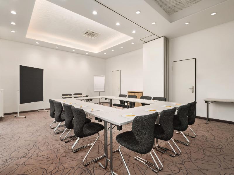 Super 8 by Wyndham Munich City North