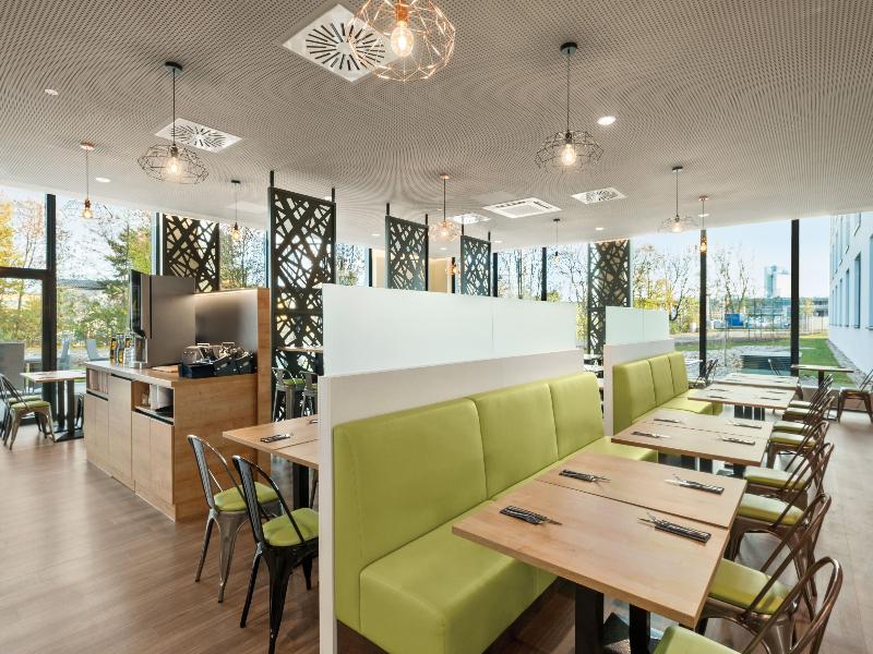 Super 8 by Wyndham Munich City North