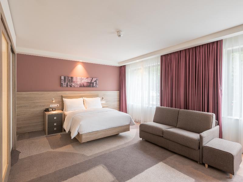 Hampton by Hilton Frankfurt City Centre East image